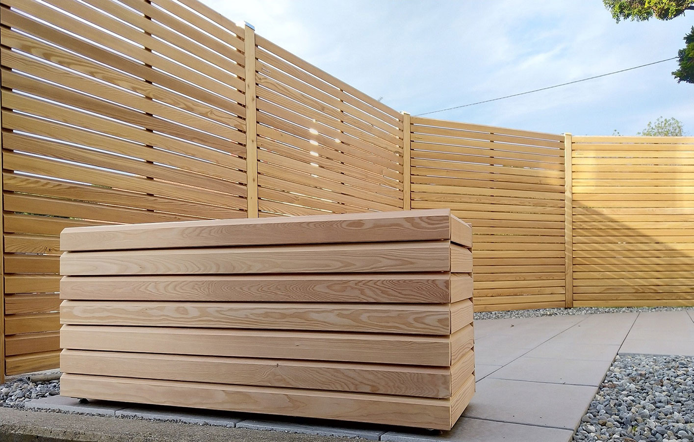 Ein Sichtschutzzaun aus Holz vom Holzfachhandel herbholz